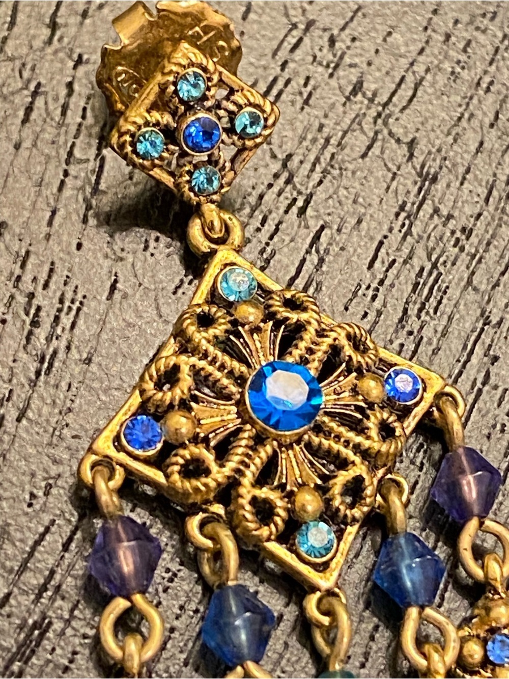 Avon Royal Briolette Drop Pierced Earrings - Picture 3 of 6